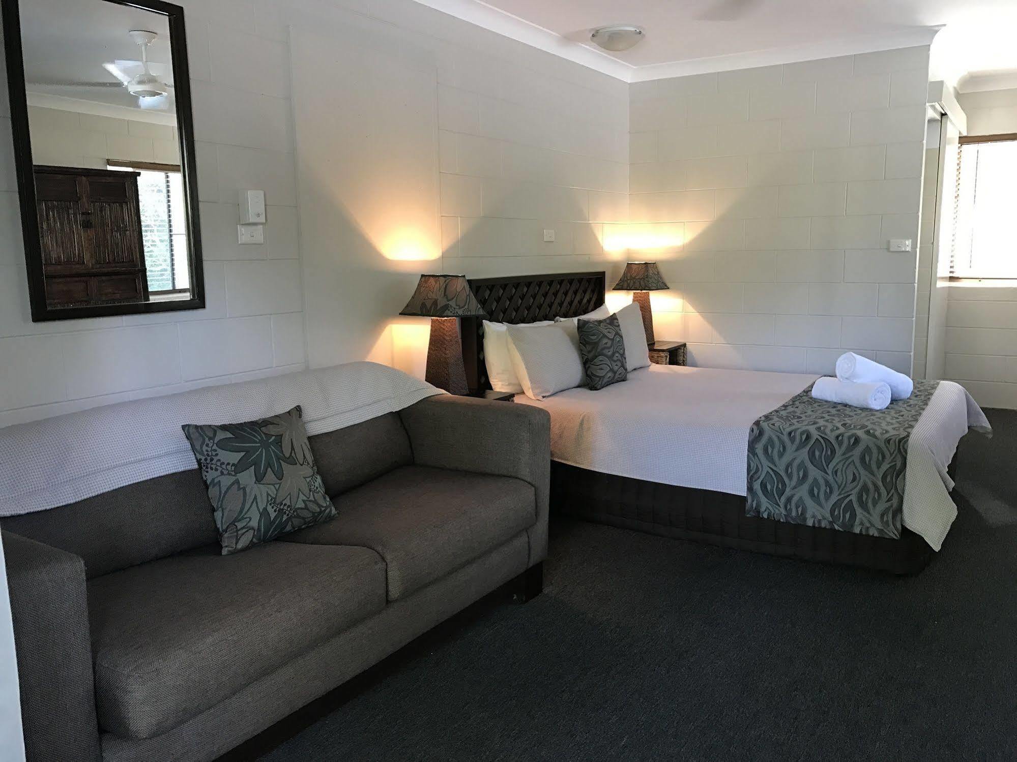 Bramston Beach Motel 外观 照片